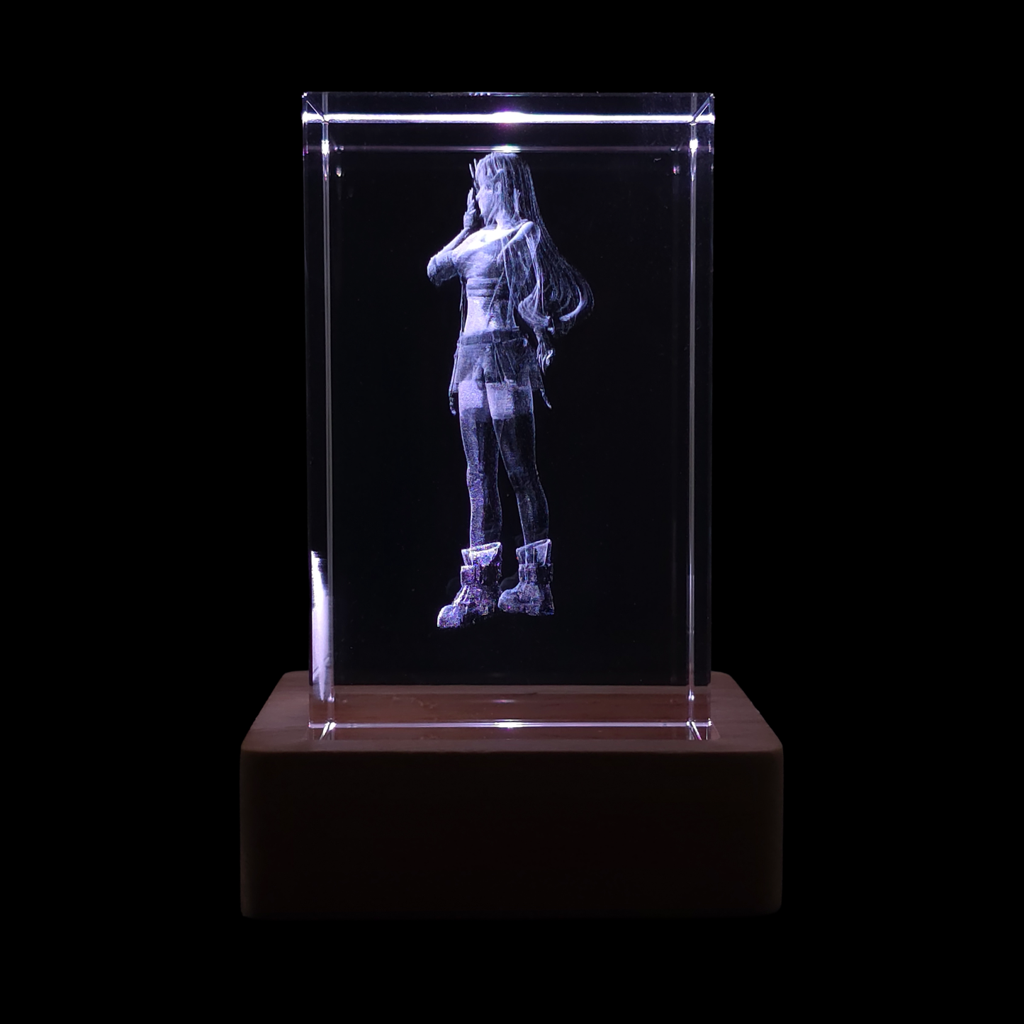 Tifa Lockhart: Final Fantasy VII - 3D Crystal Lamp